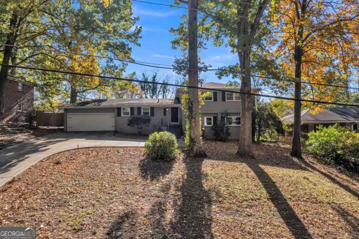 Homes For Sale - 2363 Oakridge Court<br/> Decatur, GA 30032