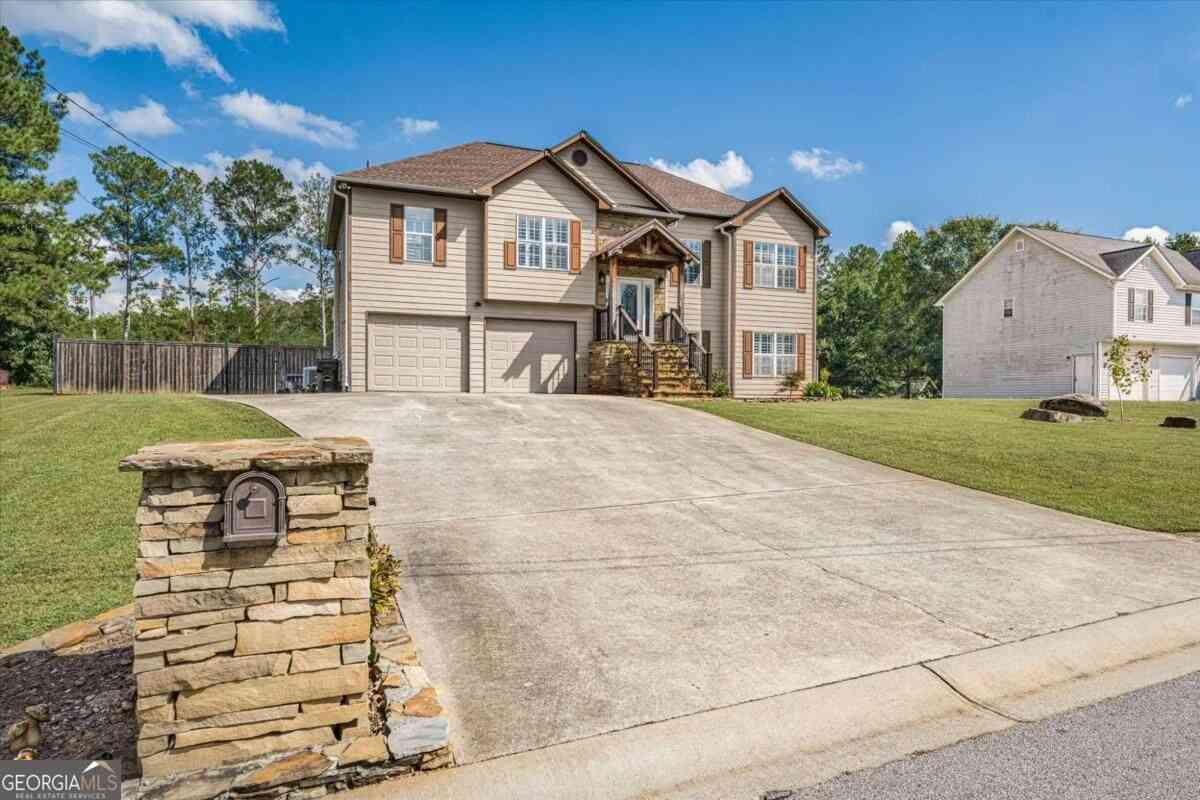 Homes For Sale - 448 Summer Creek Drive<br/> Dallas, GA 30157