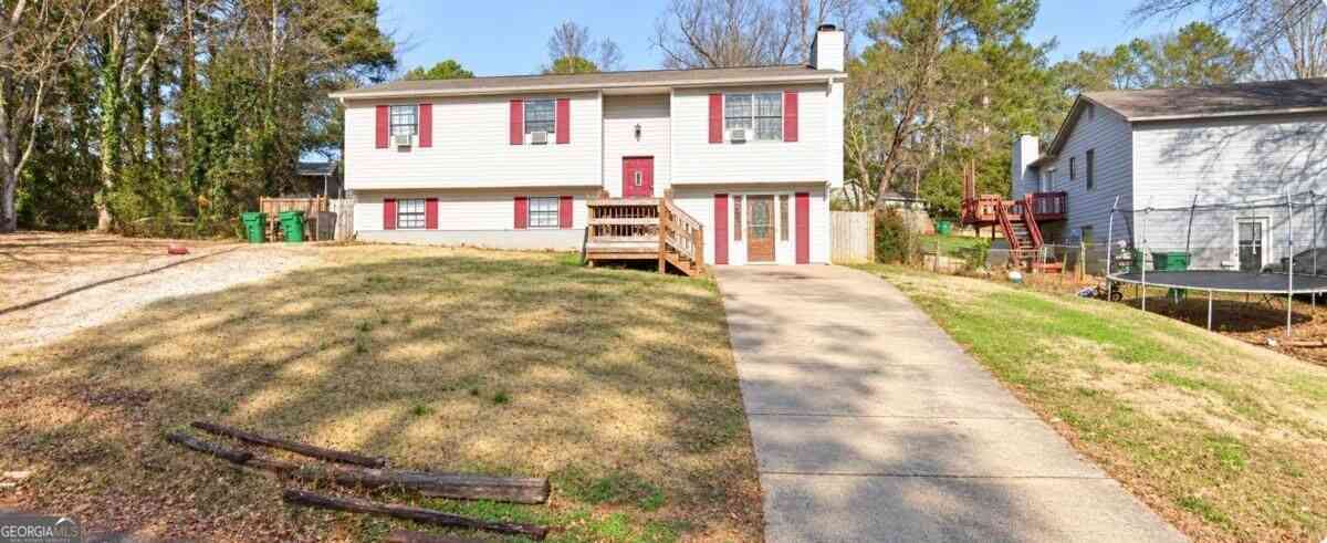 Homes For Sale - 5228 Tina Court<br/> Stone Mountain, GA 30083