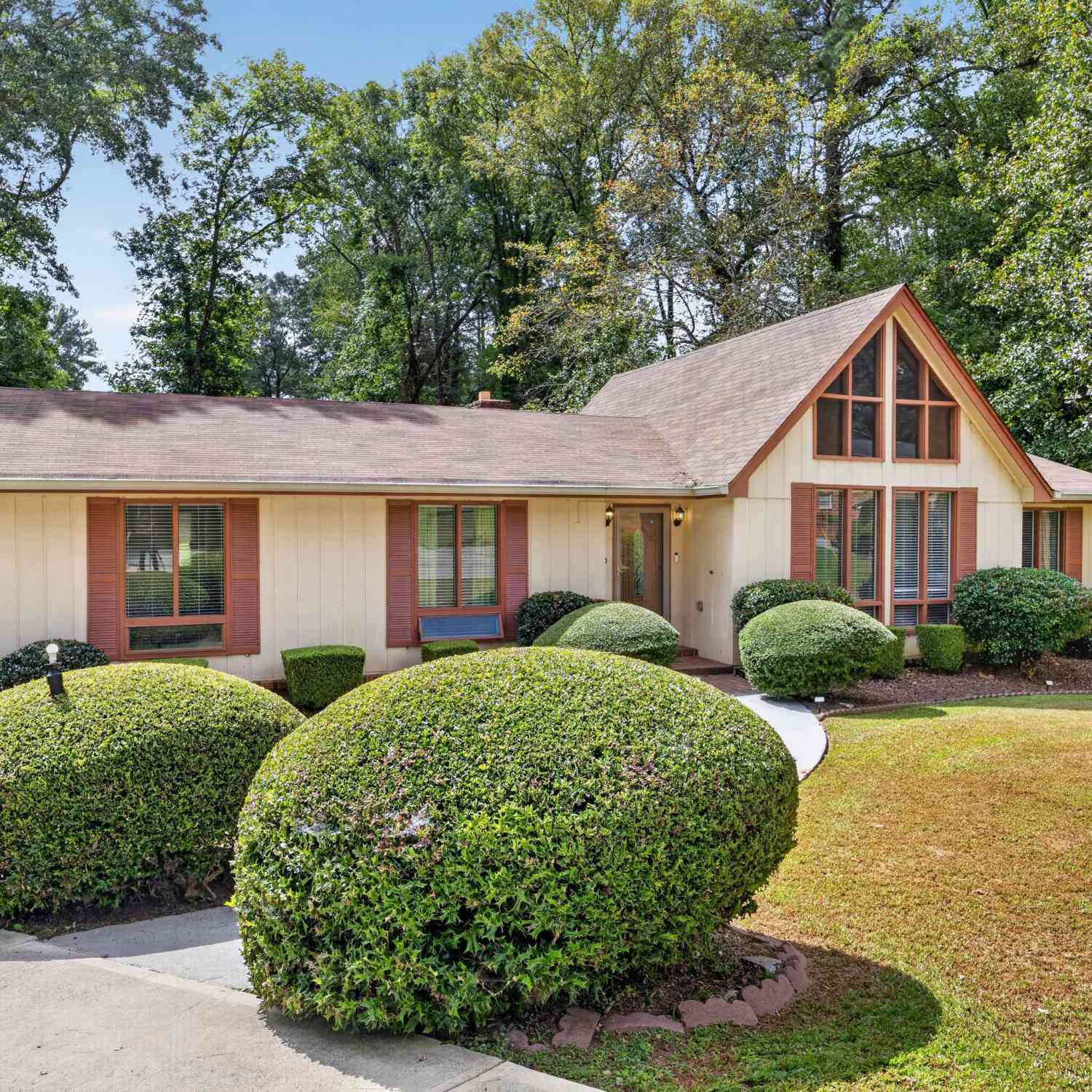Homes For Sale - 4421 Buckingham Circle<br/> Decatur, GA 30035