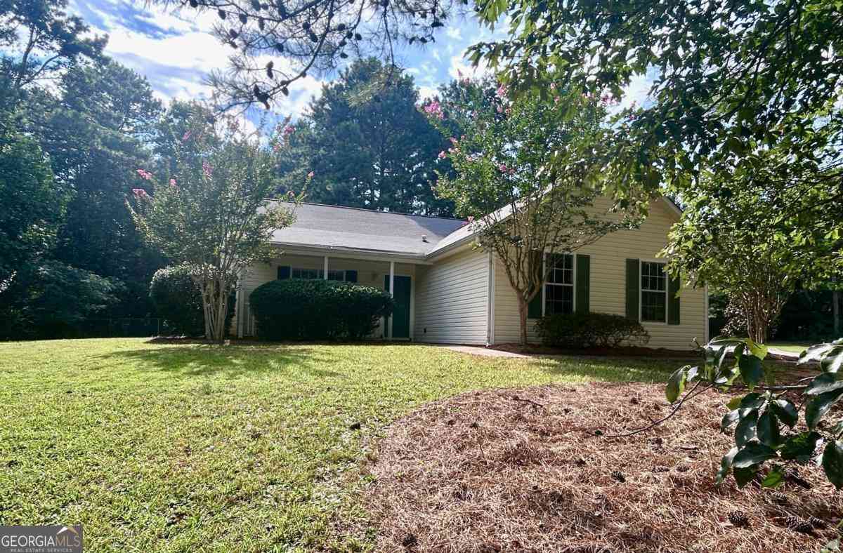 Homes For Sale - 6 Saddlebrook Chase<br/> Senoia, GA 30276