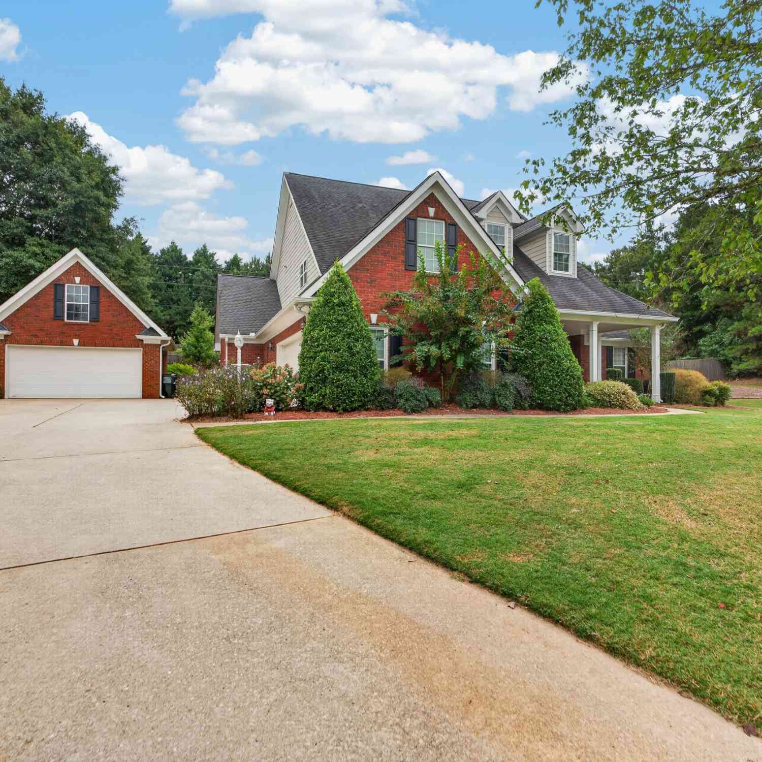 Homes For Sale - 224 Amelia Way<br/> Loganville, GA 30052