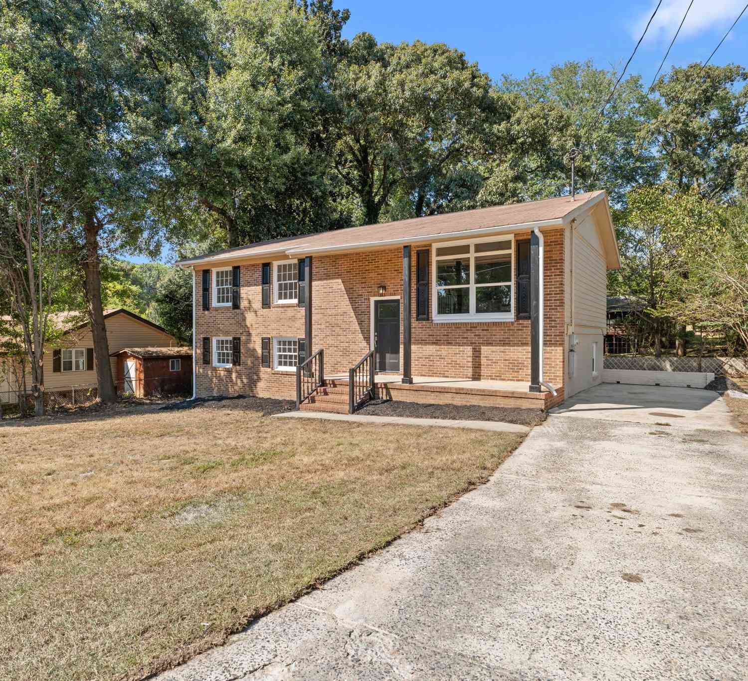 Homes For Sale - 106 Woodridge Drive<br/> Warner Robins, GA 31088