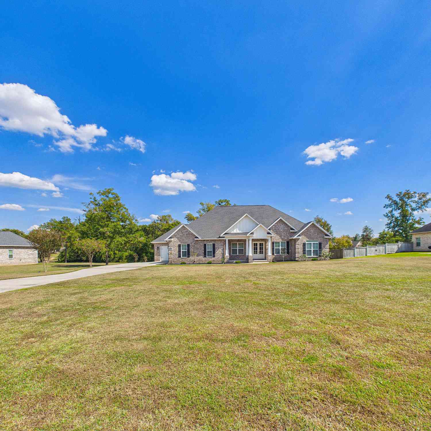 Homes For Sale - 207 Yale Circle<br/> Bonaire, GA 31005