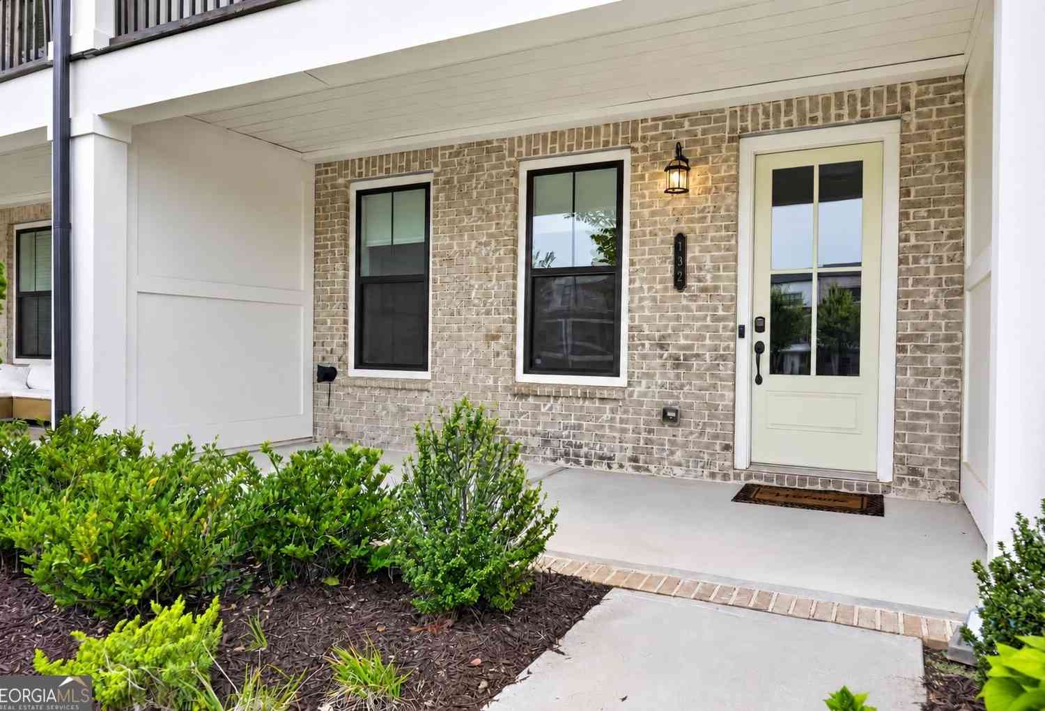 Townhouse For Sale - 132 Harlow Circle<br/> Roswell, GA 30076