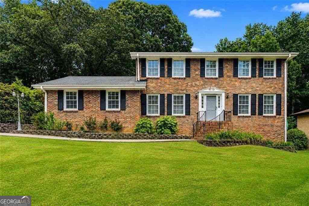 Homes For Sale - 1683 Oak Ridge Circle SW<br/> Stone Mountain, GA 30087