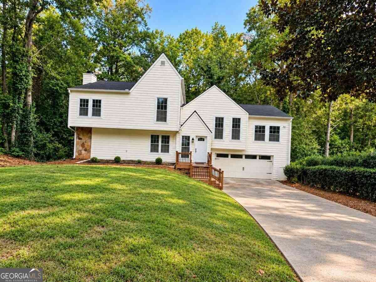 Homes For Sale - 2570 Rocky Springs Drive<br/> Marietta, GA 30062