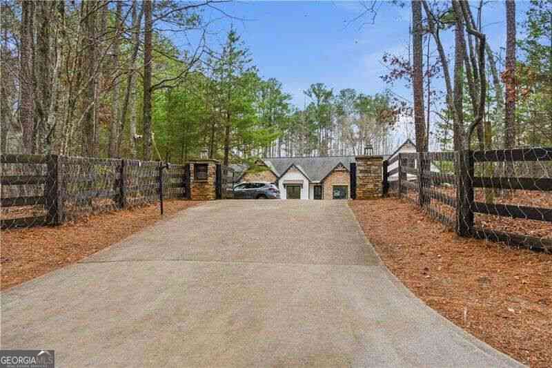 Homes For Sale - 635 Colbert Road<br/> Dallas, GA 30132
