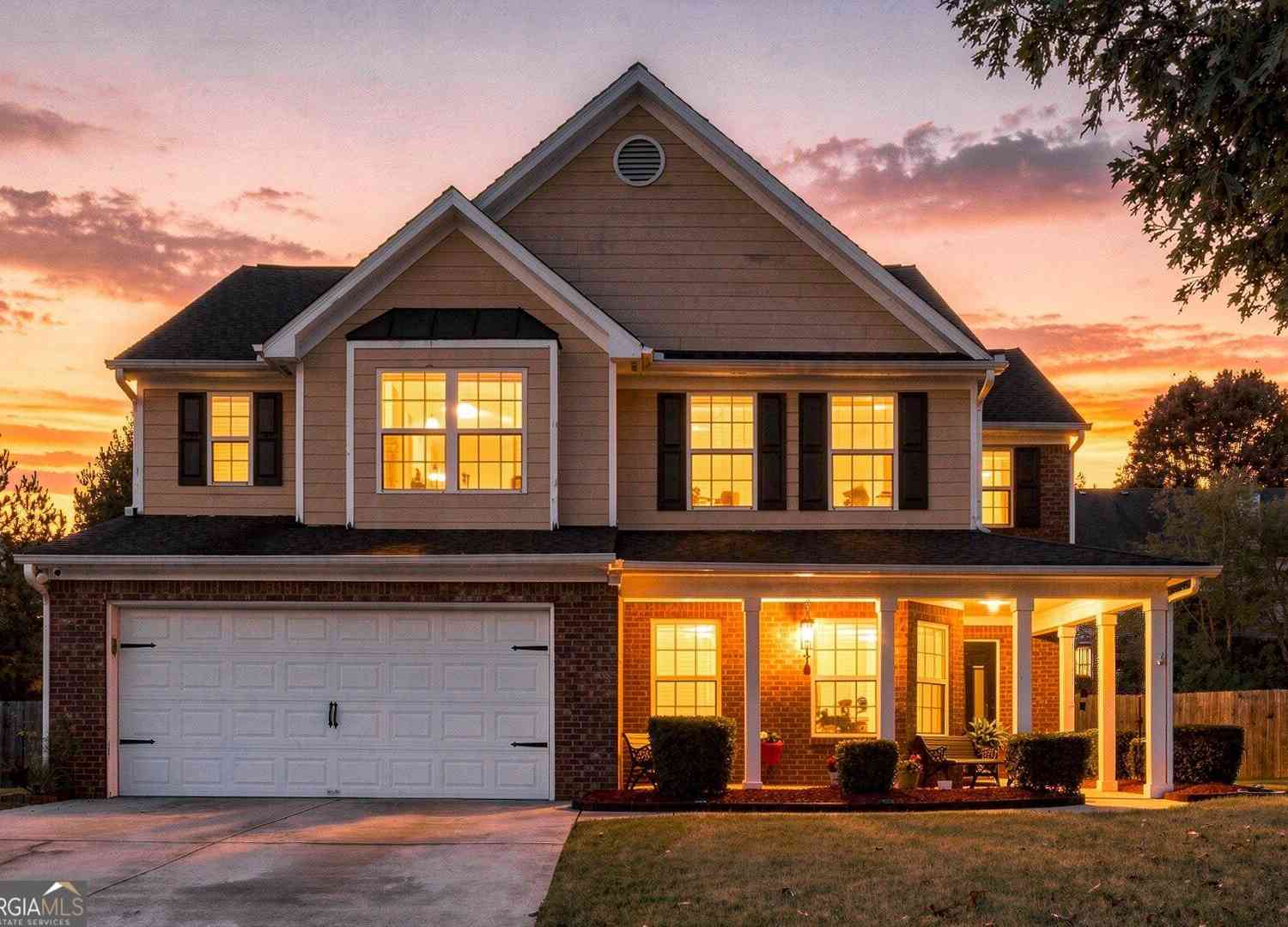 Homes For Sale - 825 Shannon Road SW<br/> Gwinnett County, Loganville, GA 30052