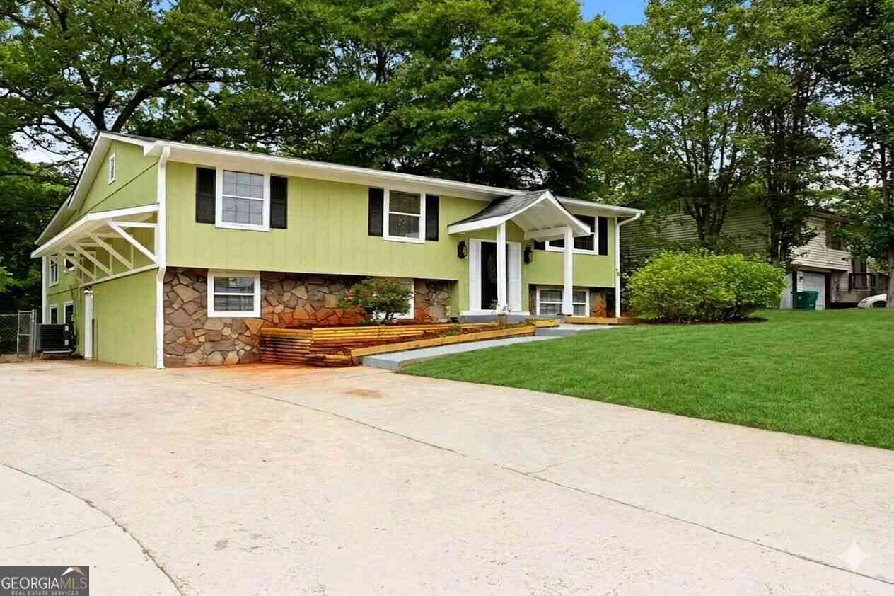 Homes For Sale - 4780 Big Valley Road<br/> Stone Mountain, GA 30083