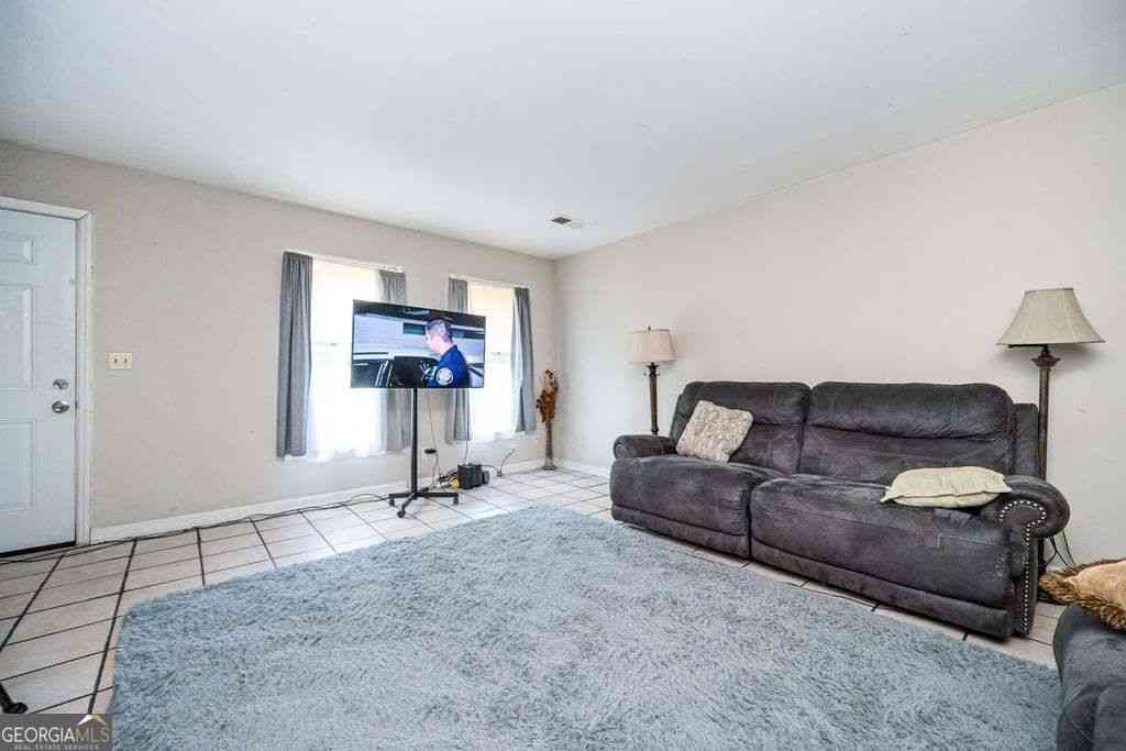 Townhouse For Sale - 197 High Creek Drive<br/> Roswell, GA 30076