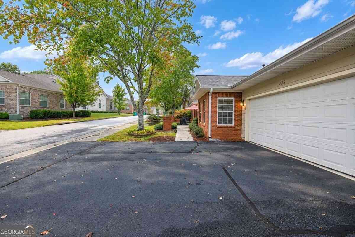 Condo For Sale - 229 Villa Park Circle<br/> Stone Mountain, GA 30087