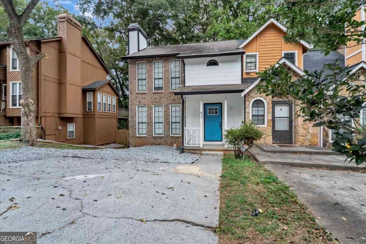 Townhouse For Sale - 842 Brandy Oaks Lane<br/> Stone Mountain, GA 30088