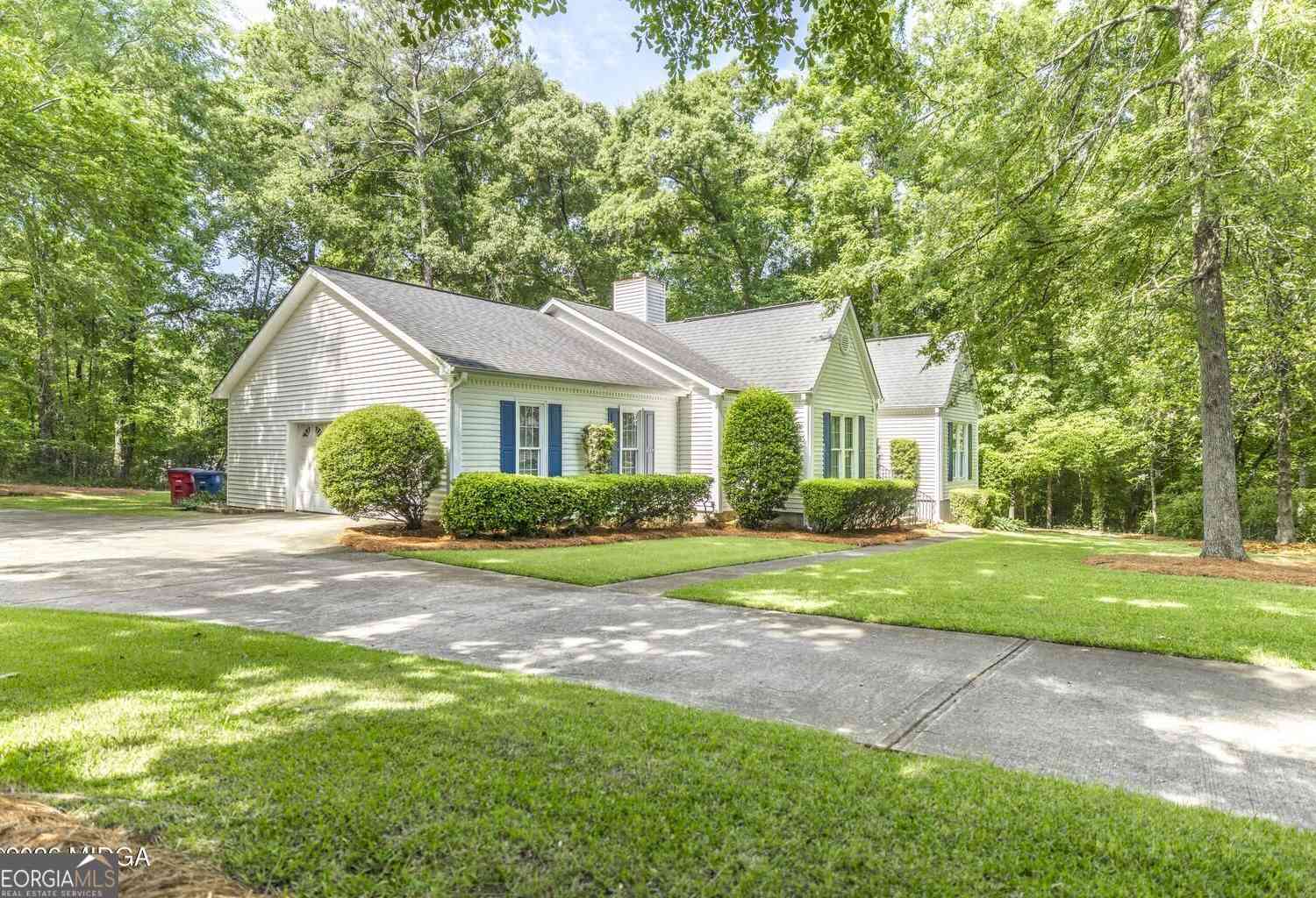 Homes For Sale - 107 Saint Thomas Place<br/> Macon, GA 31210