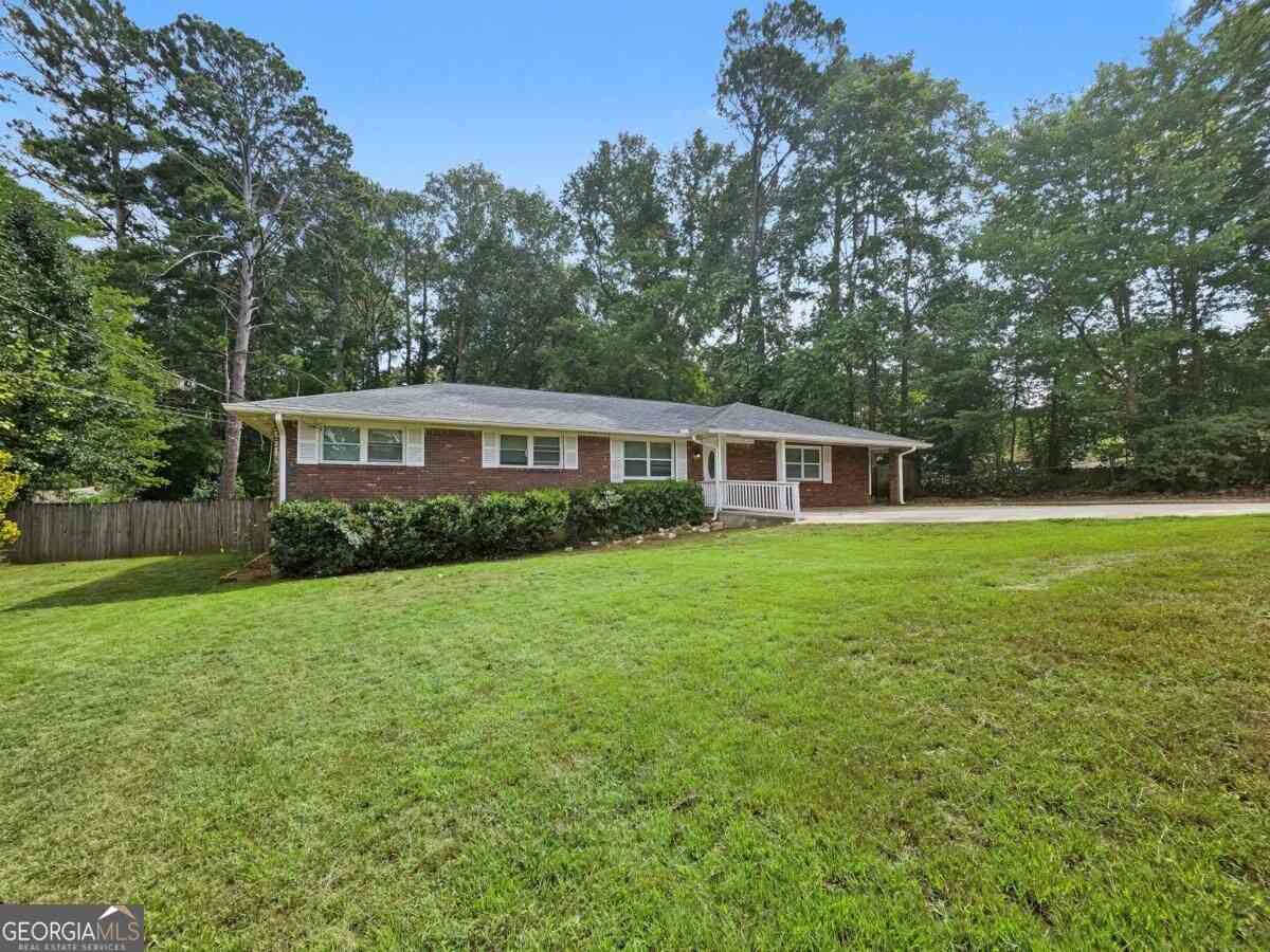 Homes For Sale - 530 Allgood Road<br/> Stone Mountain, GA 30083