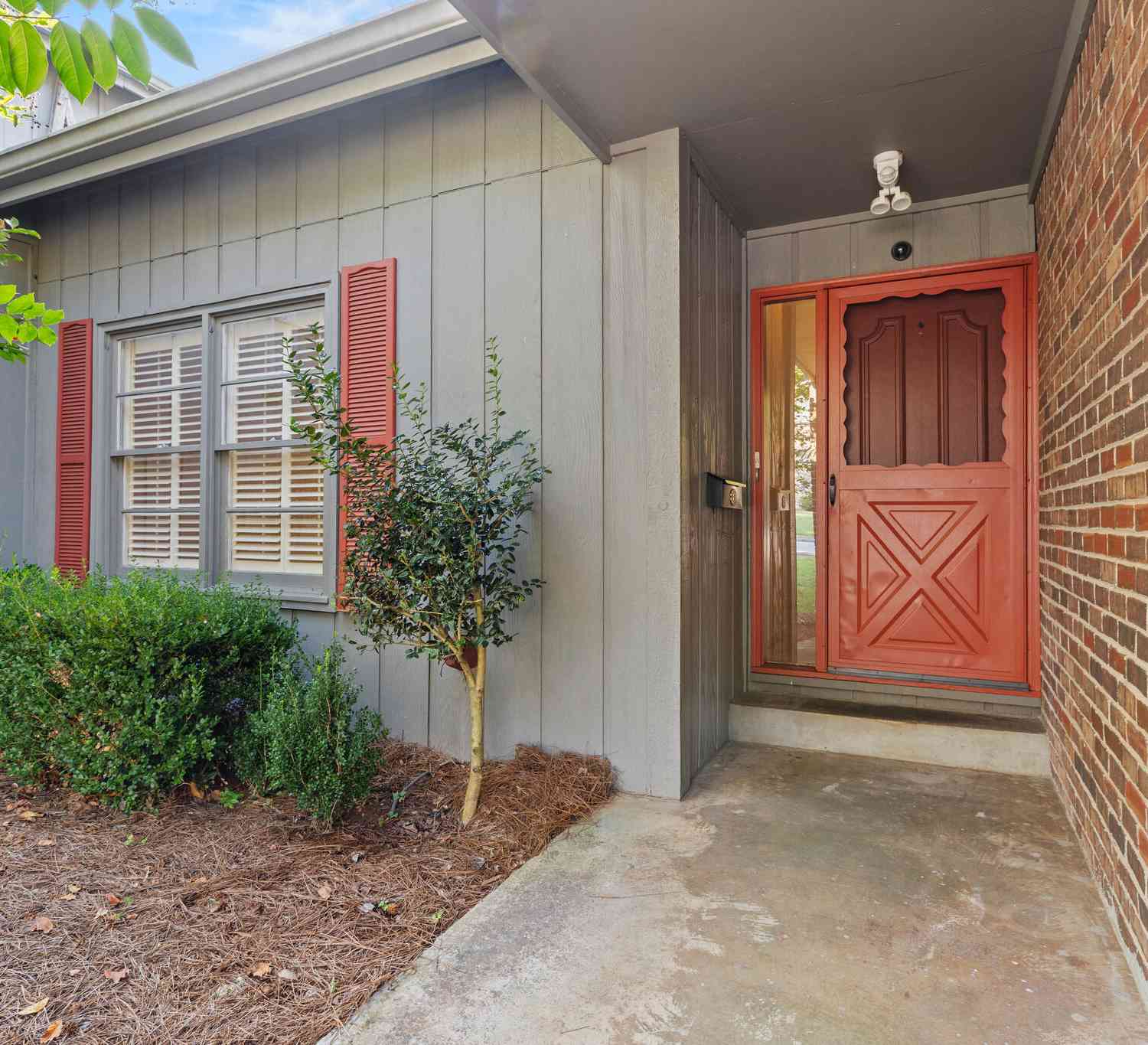 Townhouse For Sale - 215 Leeward Lane<br/> Roswell, GA 30076