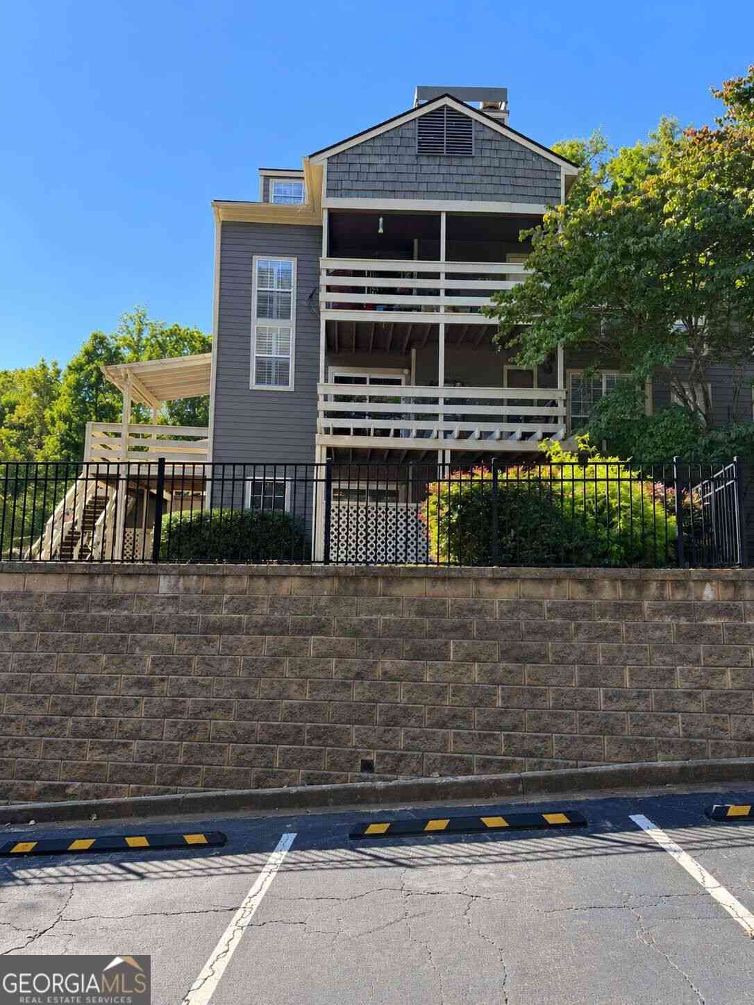 Condo For Sale - 905 Riverview Drive SE<br/> Cobb County, Marietta, GA 30067