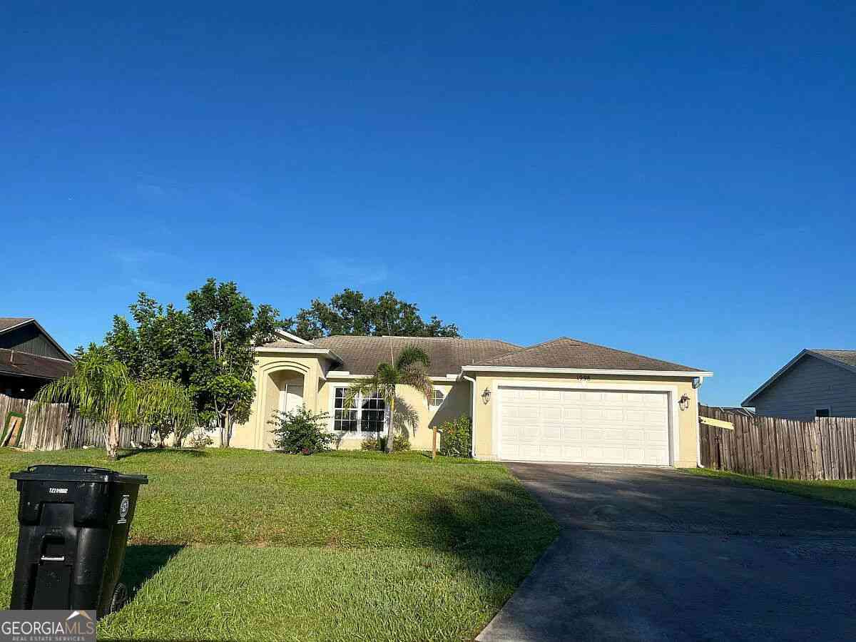 Homes For Sale - 1998 SE Esterbrook Street<br/> Port Saint Lucie, FL 34983