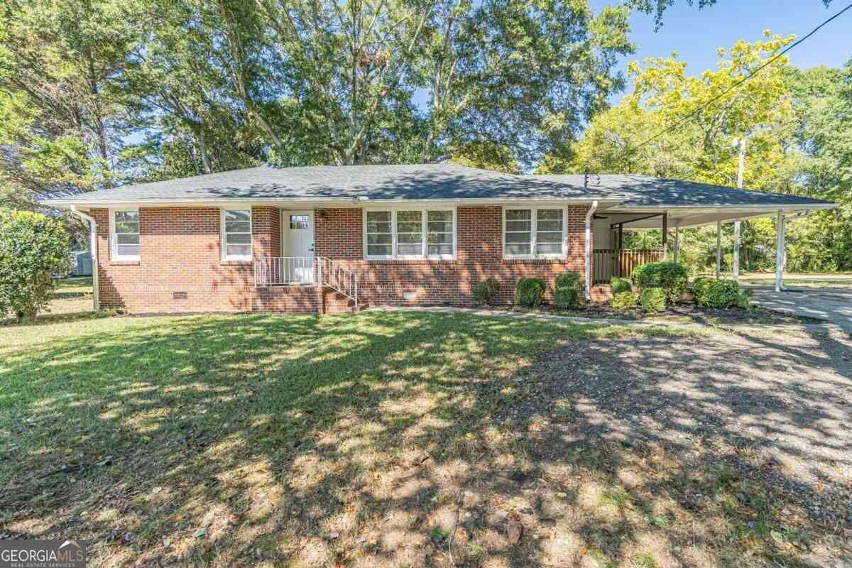 Homes For Sale - 264 East Broad Street<br/> Winder, GA 30680