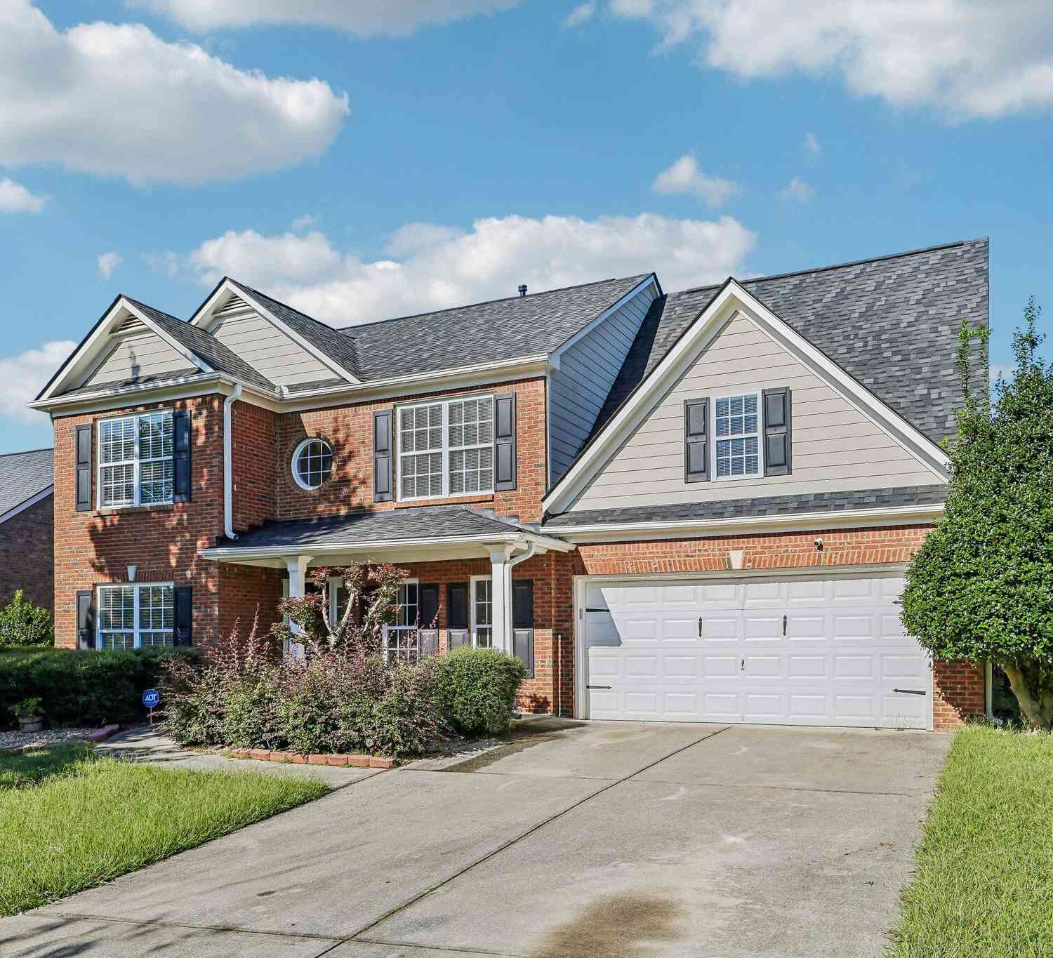 Homes For Sale - 1197 Misty Valley Court<br/> Gwinnett County, Lawrenceville, GA 30045