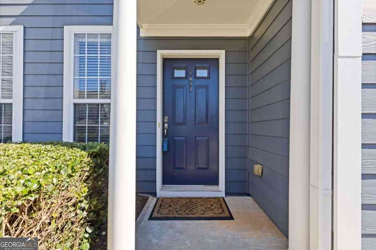 Homes For Sale - 6472 Portside Way<br/> Flowery Branch, GA 30542