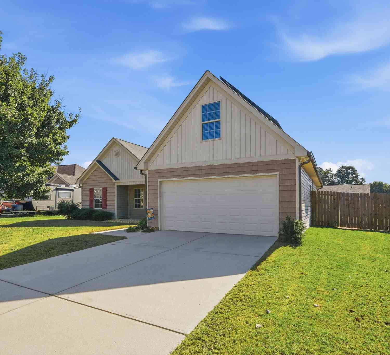 Homes For Sale - 271 Stillwood Drive<br/> Winder, GA 30680
