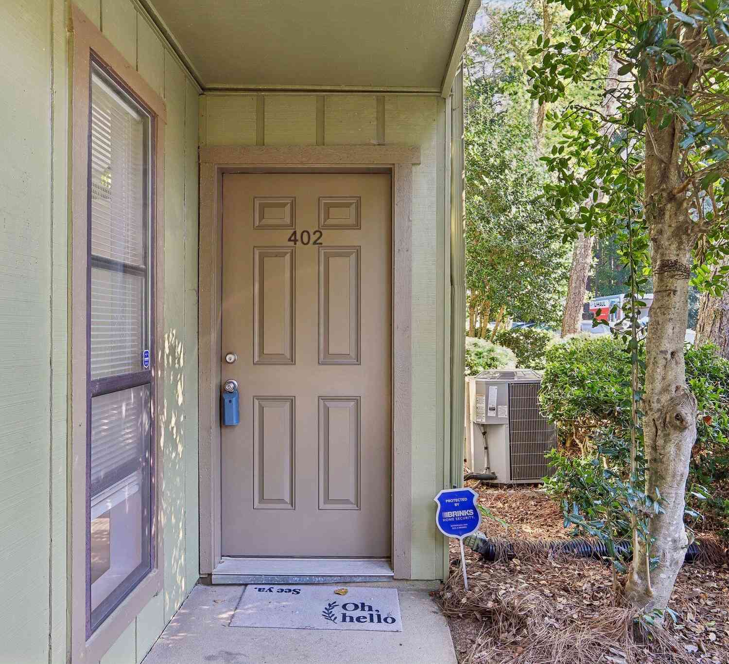 Condo For Sale - 402 Dunbar Drive<br/> Dunwoody, GA 30338
