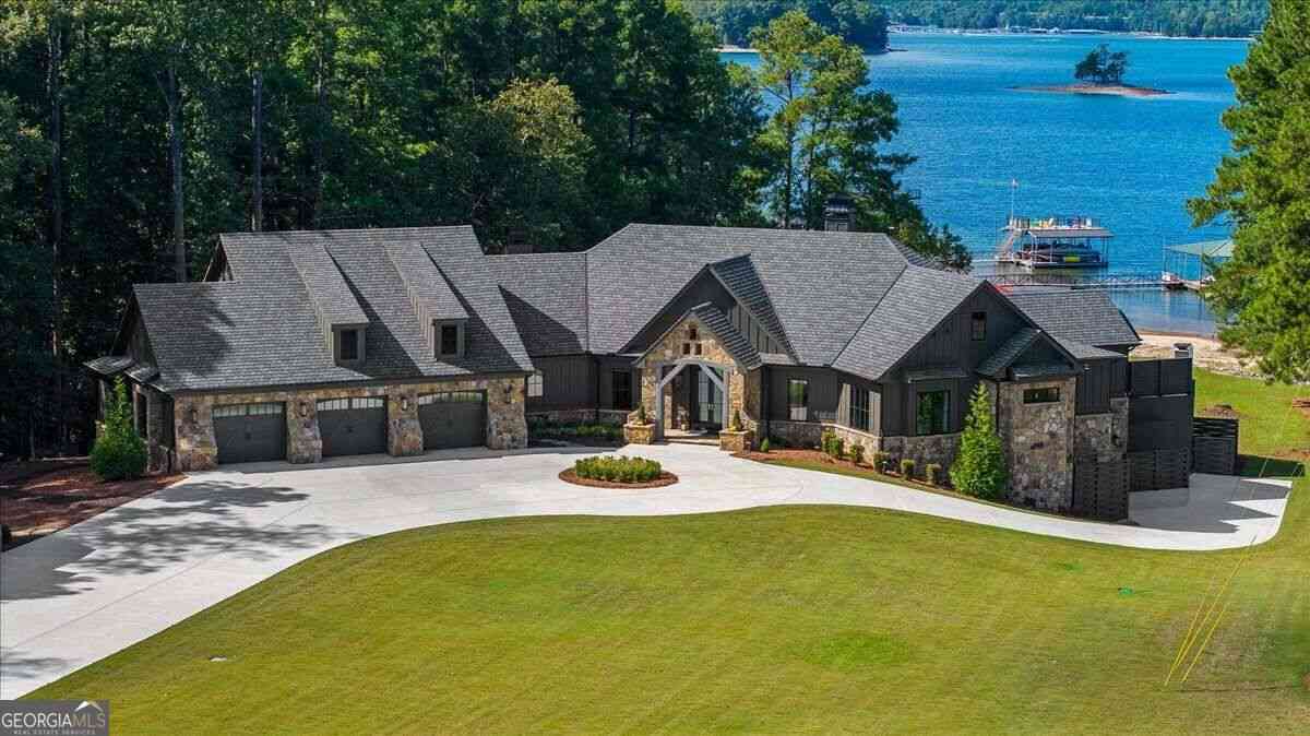 Homes For Sale - 6091 Jim Crow Road<br/> Flowery Branch, GA 30542