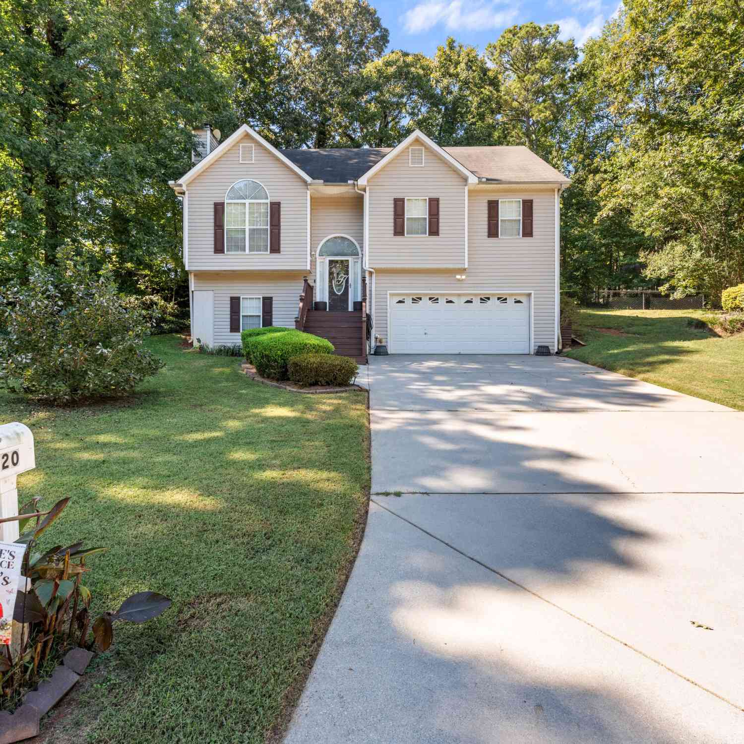 Homes For Sale - 220 Lost Lake Trail<br/> Villa Rica, GA 30180