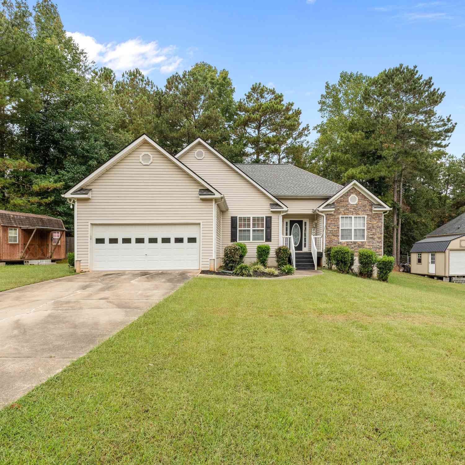 Homes For Sale - 206 Chipley Creek Drive<br/> Villa Rica, GA 30180