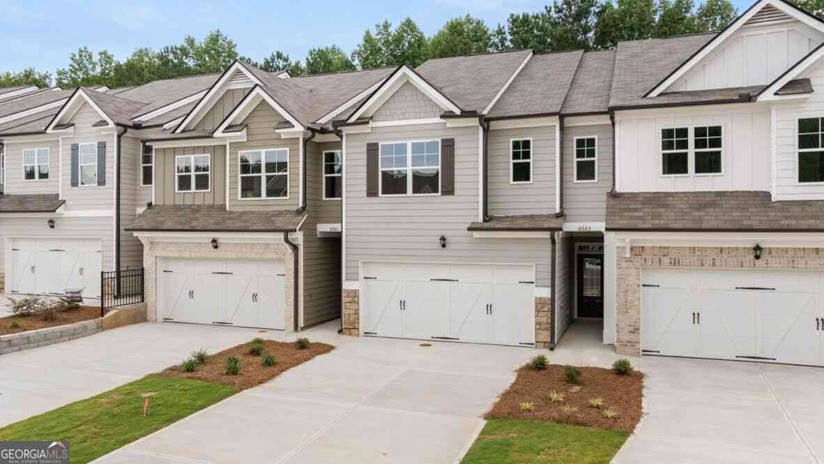 Townhouse For Sale - 6665 Parsons Street<br/> Hall County, Flowery Branch, GA 30542