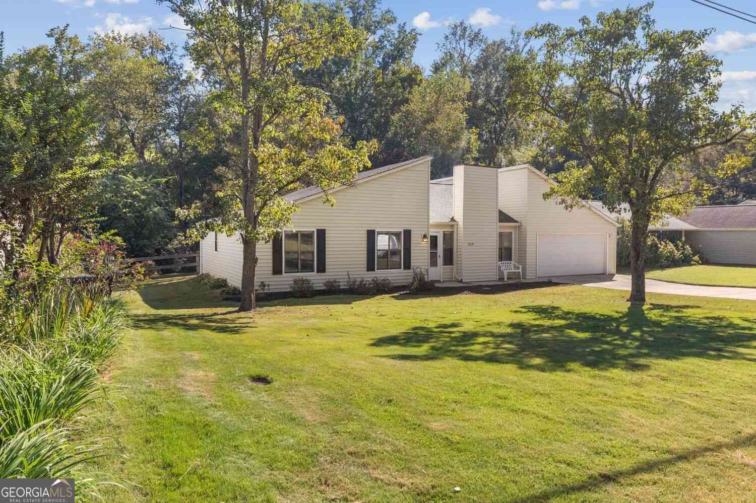 Homes For Sale - 219 Colony Springs Drive<br/> Woodstock, GA 30188