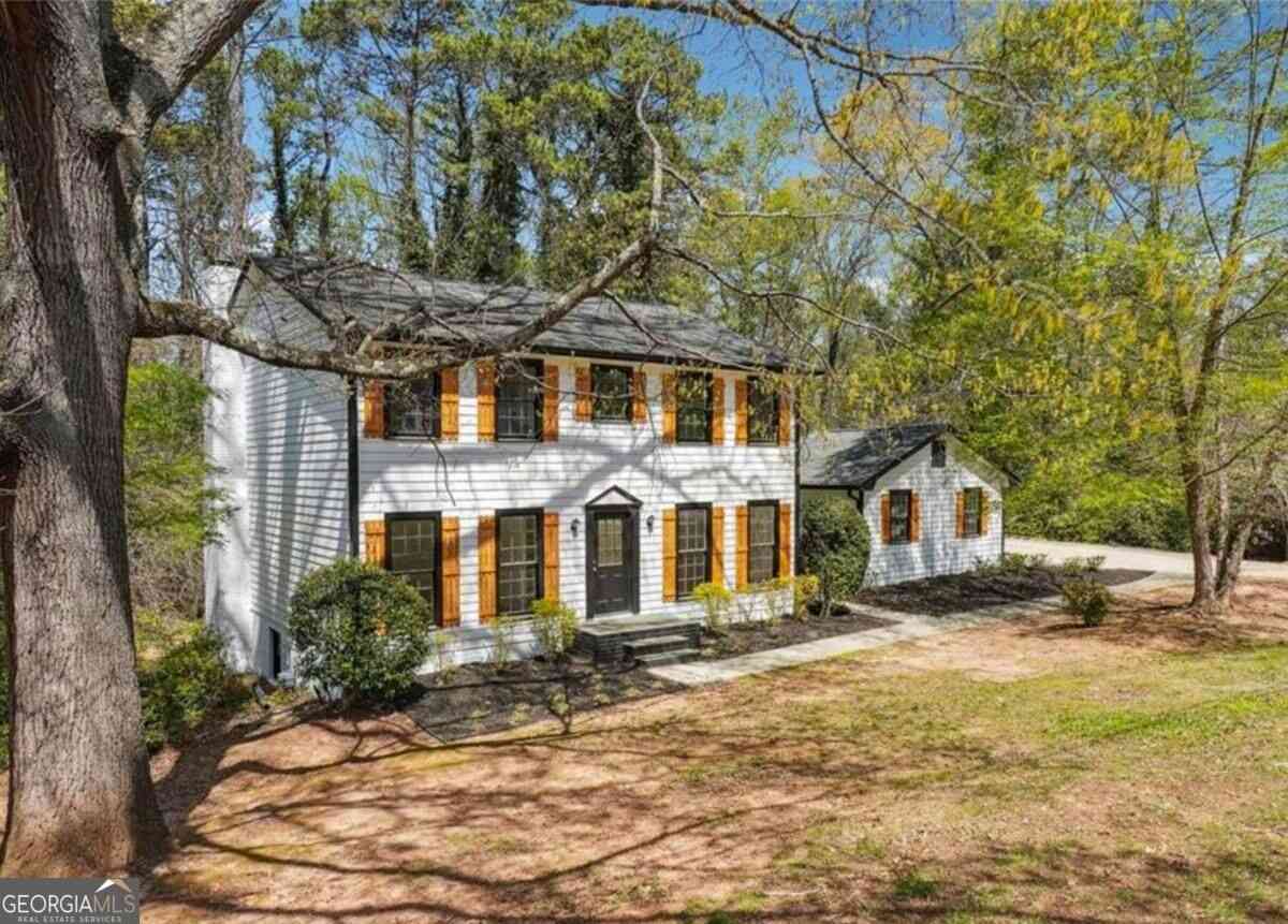 Homes For Sale - 6364 Queen View Lane<br/> Stone Mountain, GA 30087