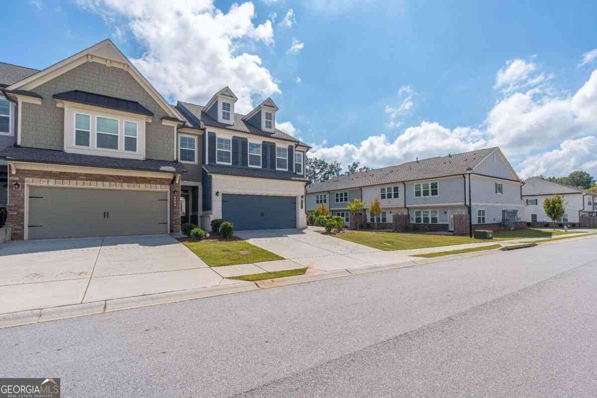 Townhouse For Sale - 2259 Richmond Row Drive<br/> Suwanee, GA 30024