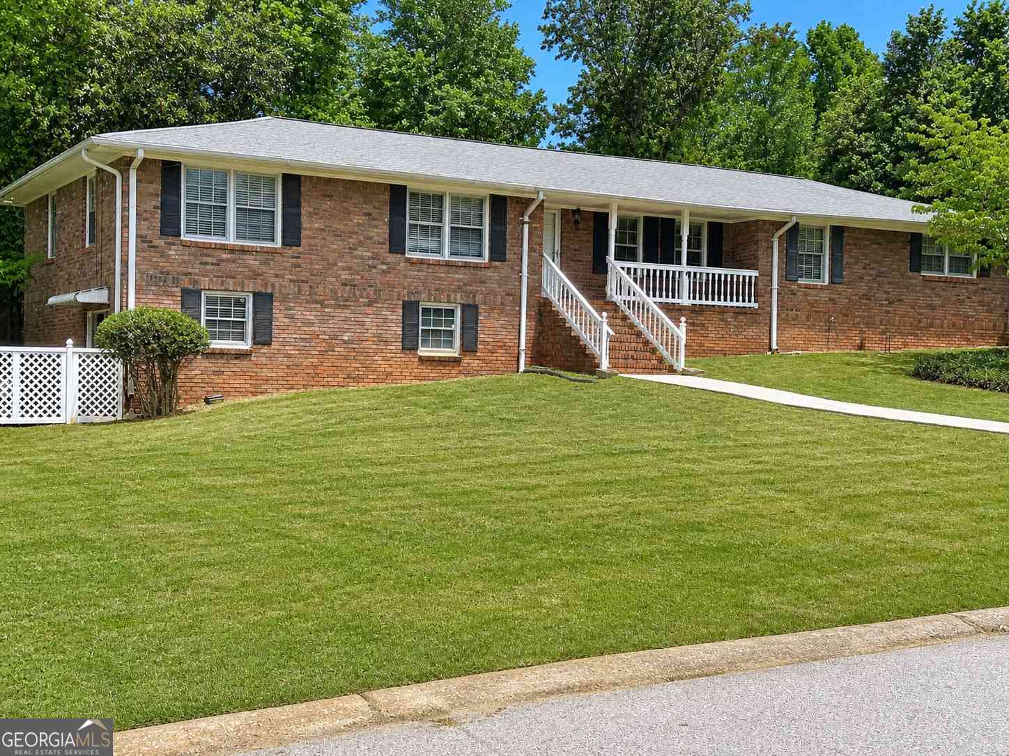 Homes For Sale - 3750 Briarcliff Drive<br/> Douglasville, GA 30135