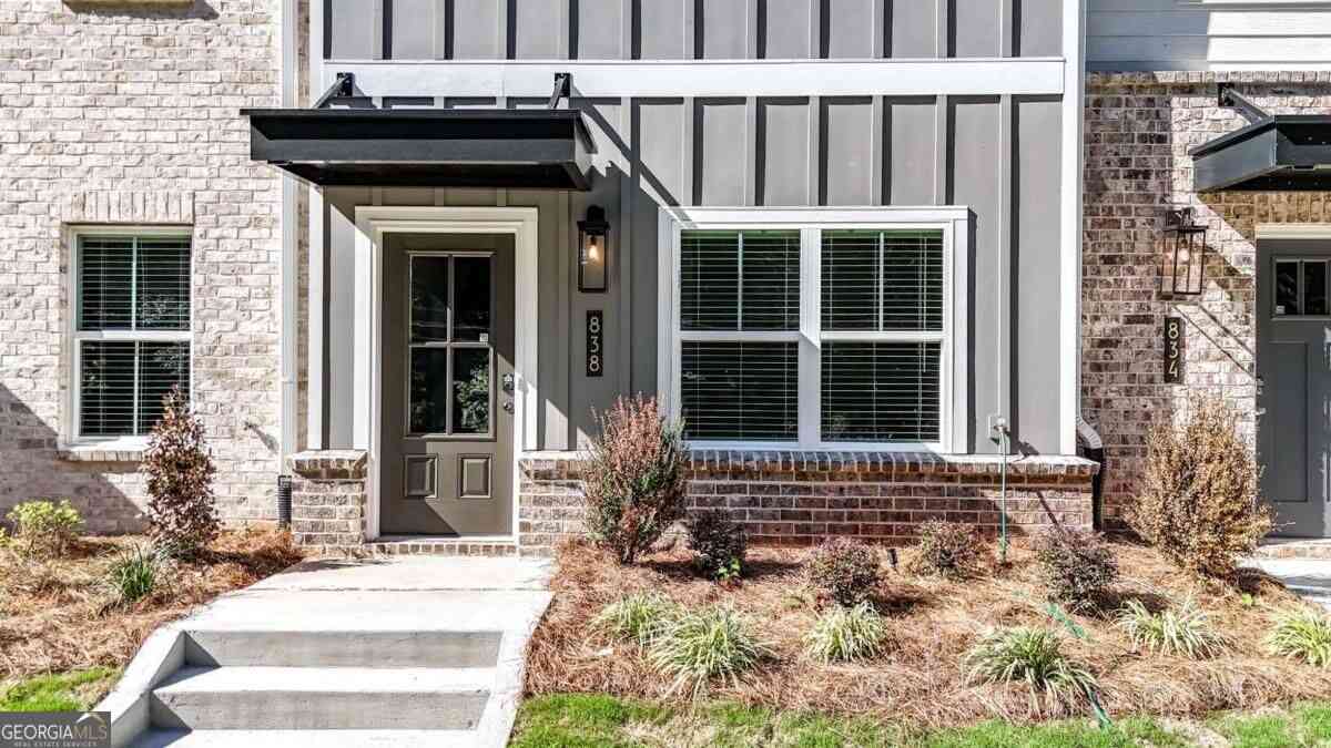 Townhouse For Sale - 838 Glennferry Bend<br/> Mableton, GA 30126