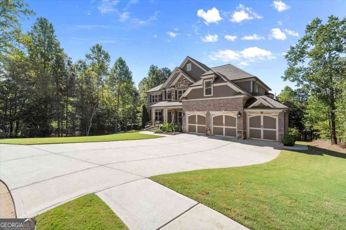 Homes For Sale - 6581 Misty Harbor Court<br/> Hall County, Flowery Branch, GA 30542
