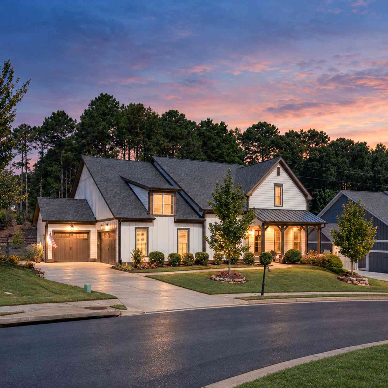 Homes For Sale - 123 Waverly Drive<br/> Alpharetta, GA 30004
