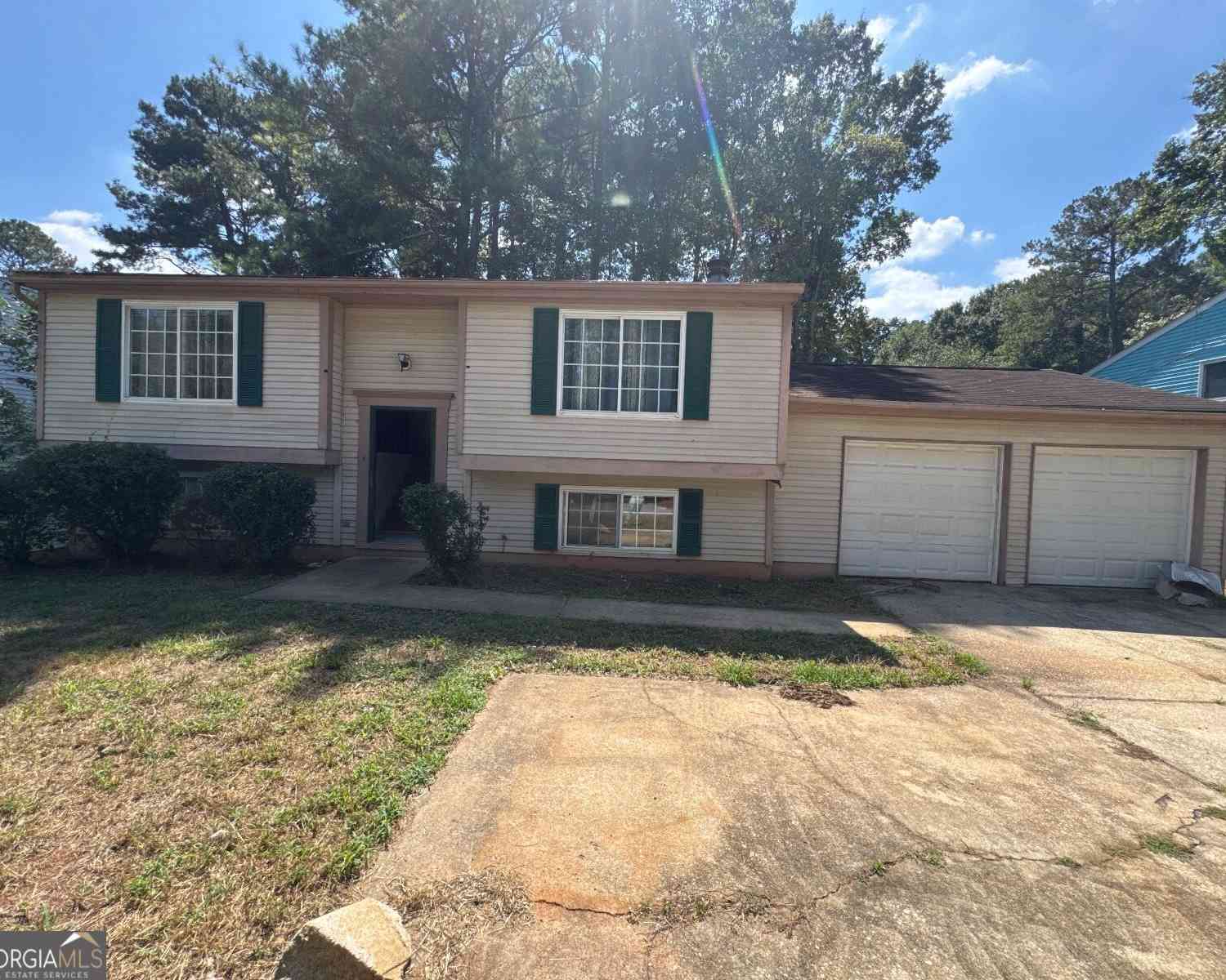 Homes For Sale - 4755 White Oak Trail<br/> Stone Mountain, GA 30088