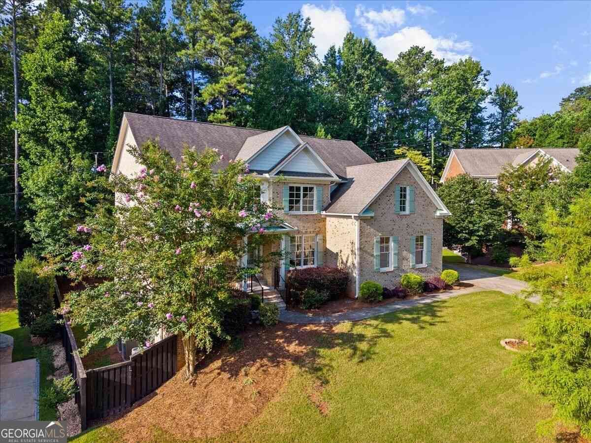 Homes For Sale - 2217 Birchtree Way<br/> Marietta, GA 30062
