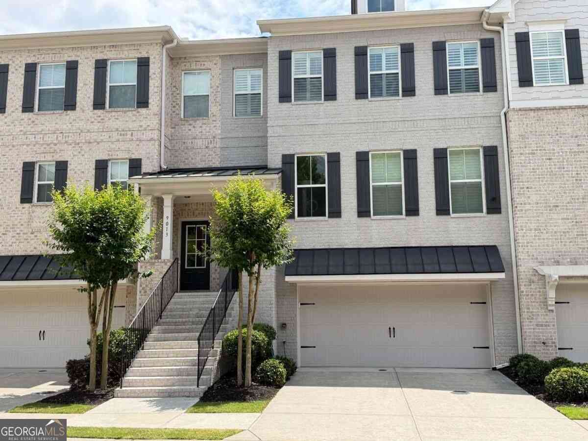 Townhouse For Sale - 9015 Woodland Trail #8<br/> Alpharetta, GA 30009