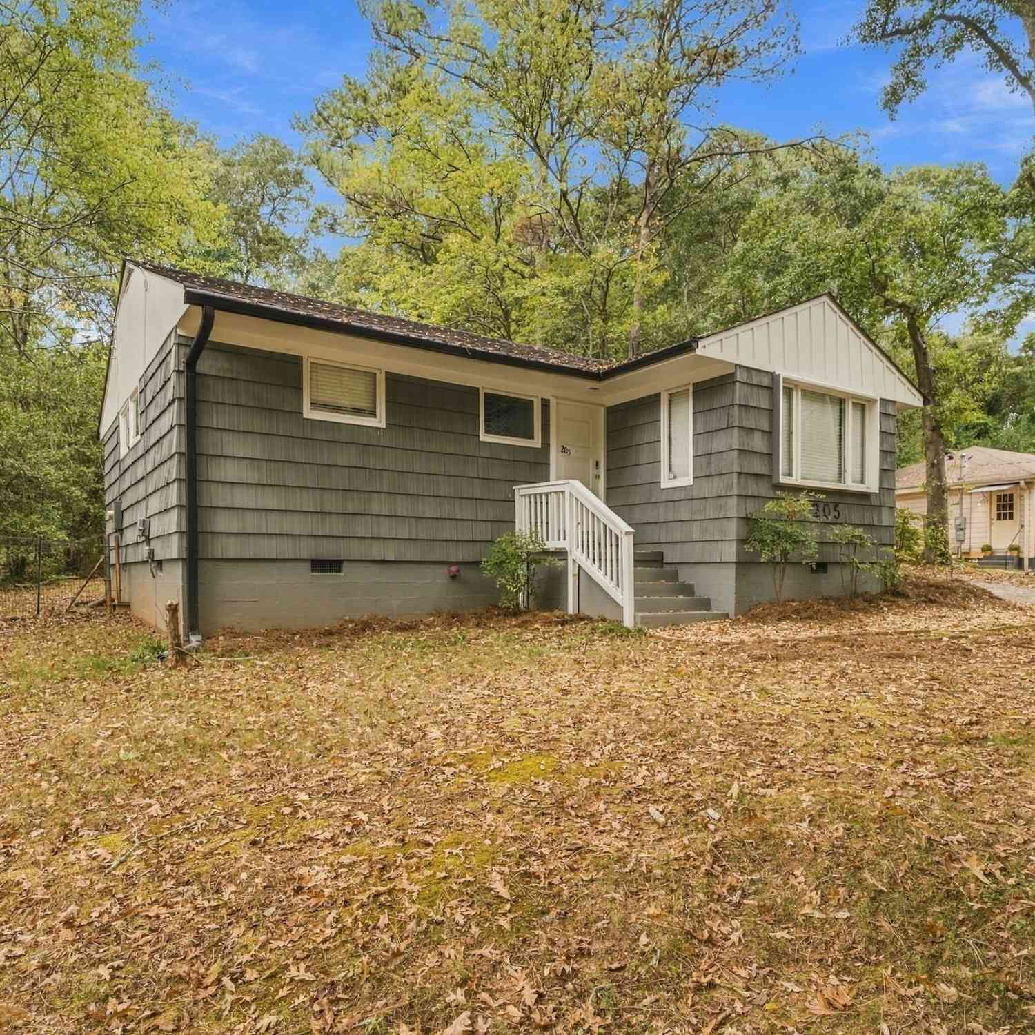 Homes For Sale - 205 Habersham Drive<br/> Athens, GA 30606