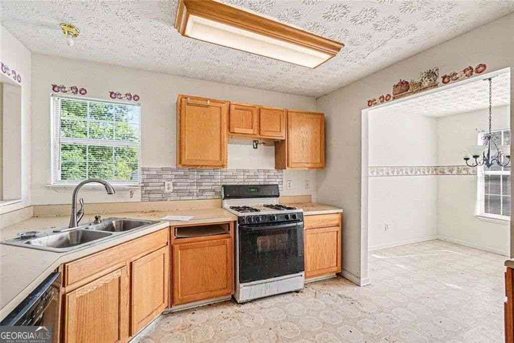 Homes For Sale - 7115 Hillcrest Chase Drive SW<br/> Austell, GA 30168