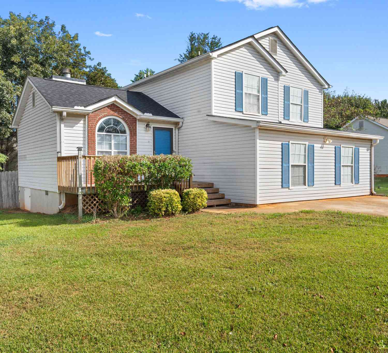 Homes For Sale - 707 Village Overlook<br/> McDonough, GA 30253