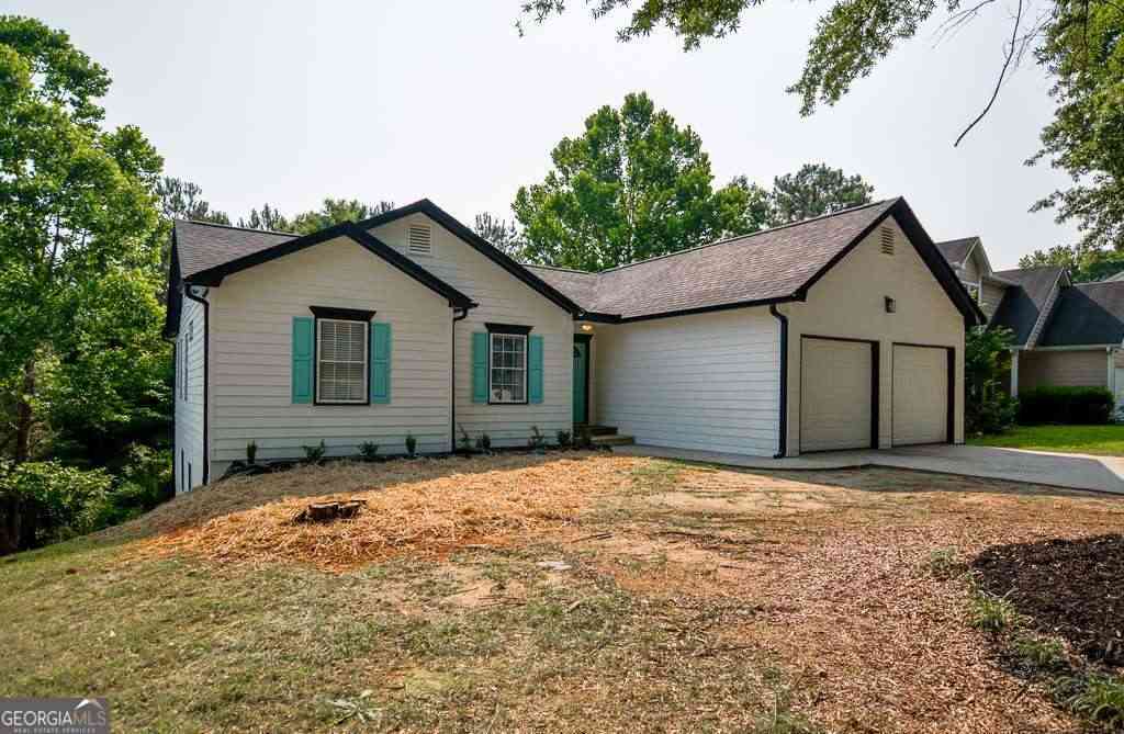 Homes For Rent - 515 Allens Landing Court<br/> Lawrenceville, GA 30045