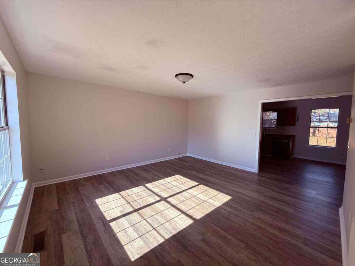 Homes For Rent - 4825 Red Oak Drive<br/> Gainesville, GA 30506