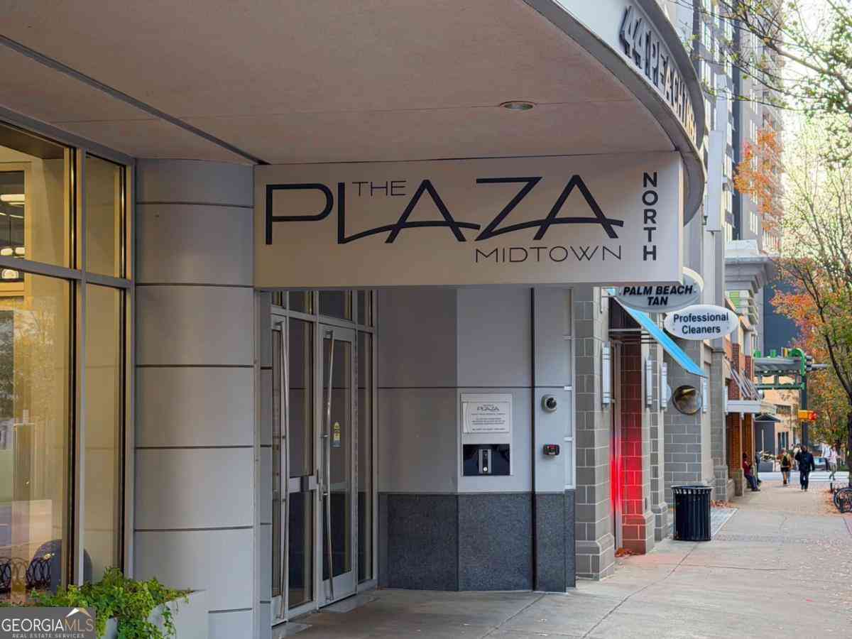 Condo For Rent - 44 Peachtree Place NE #424<br/> Atlanta, GA 30309