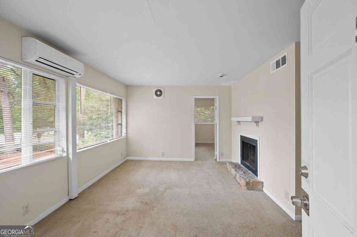 Apartment For Rent - 11 Peachtree Hills Avenue NE #B5<br/> Atlanta, GA 30305