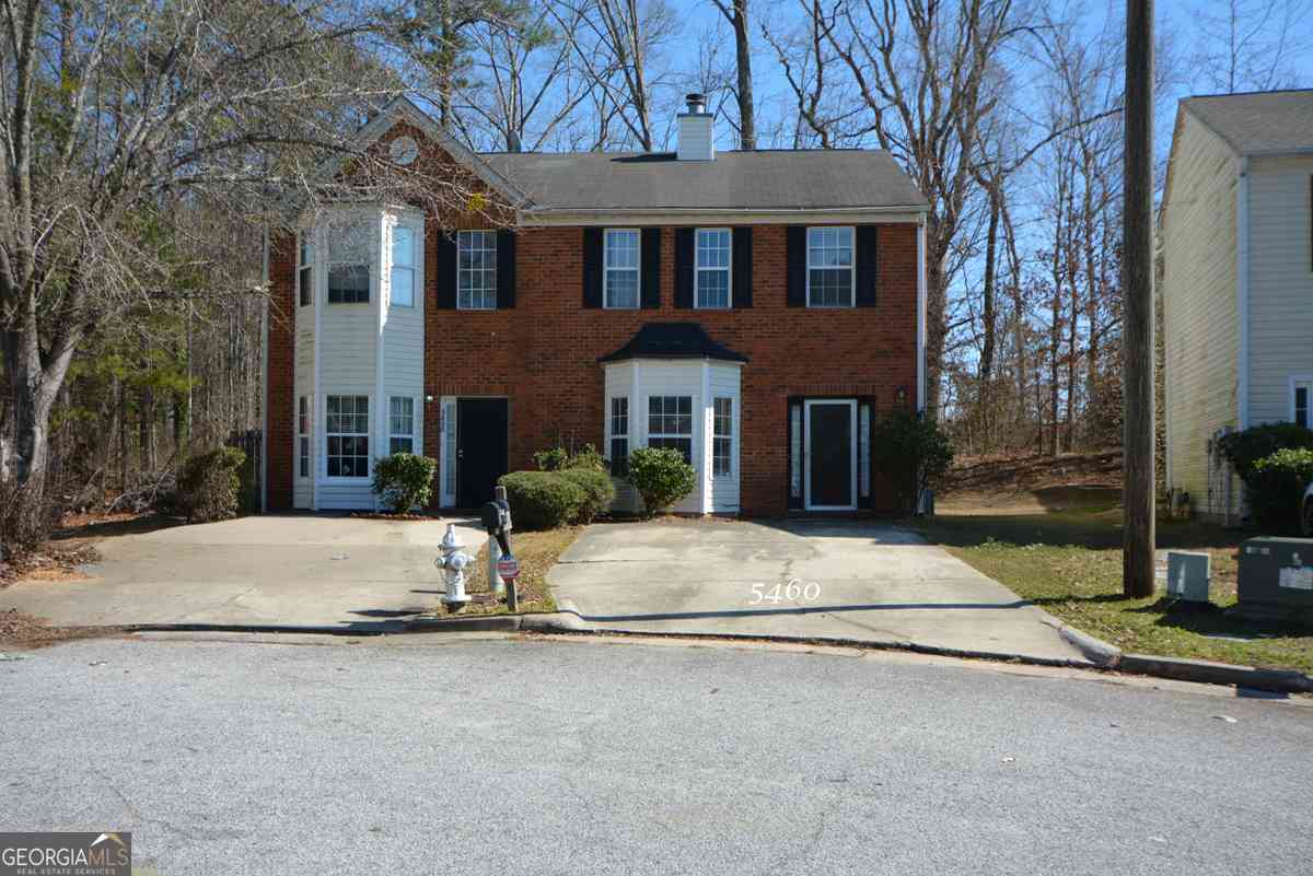 Townhouse For Rent - 5460 Hampton Court<br/> Fulton County, College Park, GA 30349