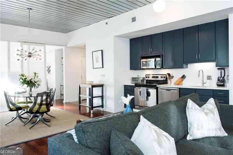 Condo For Rent - 620 Glen Iris Drive #223<br/> Atlanta, GA 30308